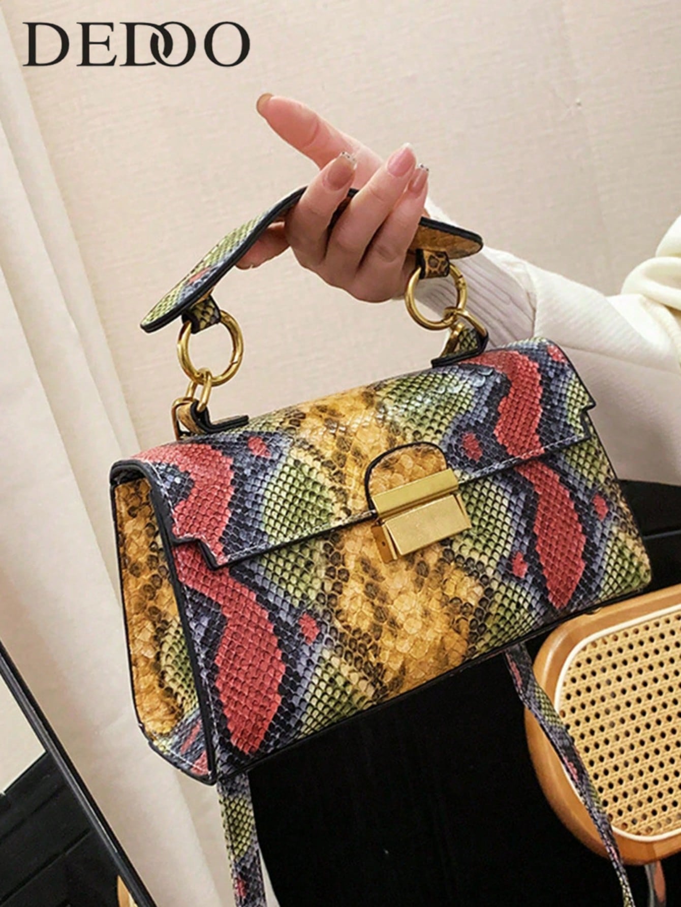 Interior Design High End - Fashionable High-End Texture, Light Luxury, Snake