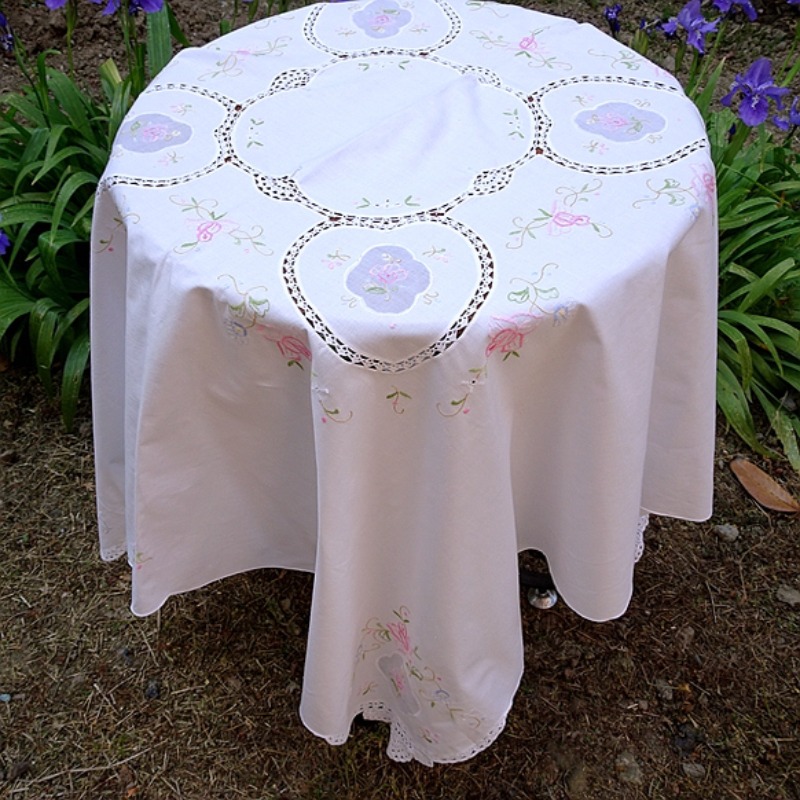 Table Runner - Pure cotton small machine embroidery flower