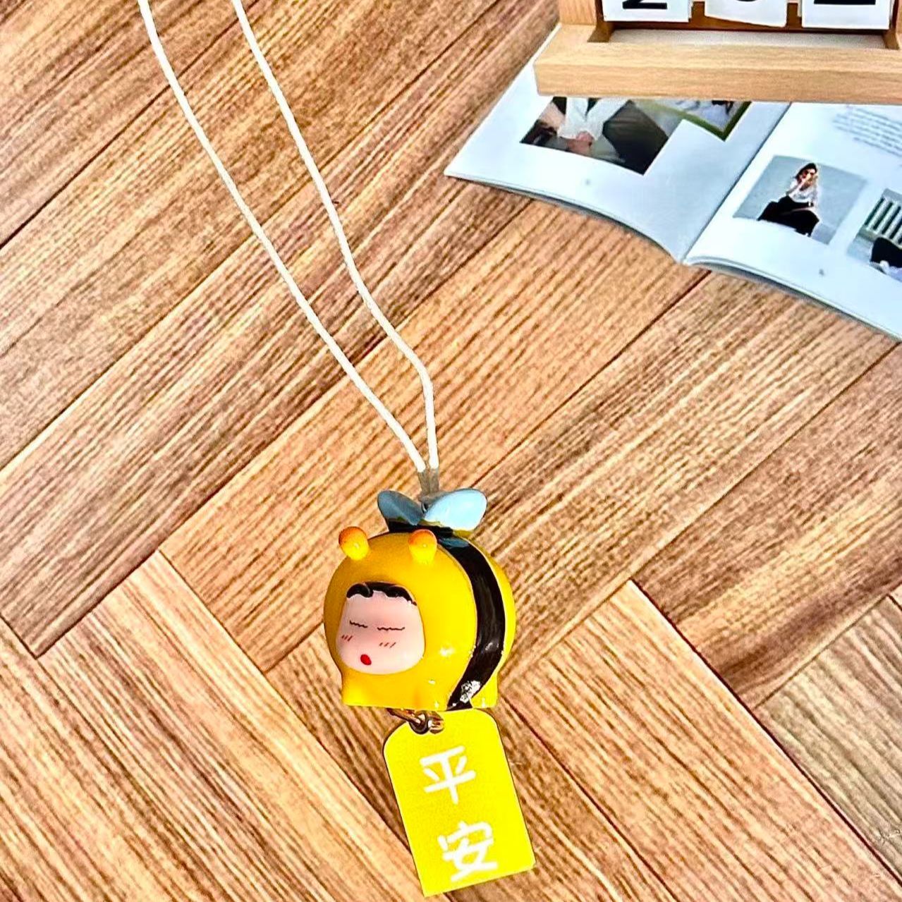 Crayon Shin-chan Bee Cosplay F - Decorative Mirror recension och pris